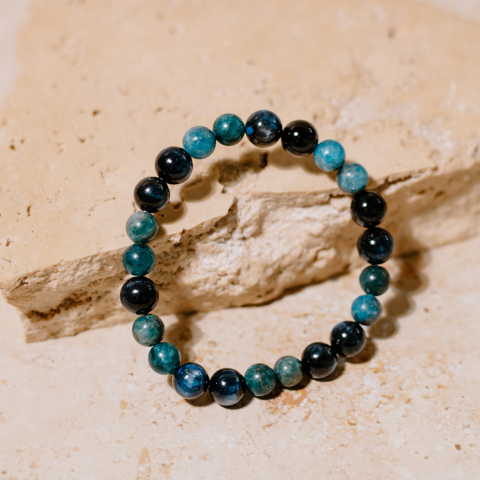 Crystals are very beneficial when it comes to losing weight. This special combination of crystals facilitate weight loss by reducing stress, balancing energies and motivating you to stay focused.