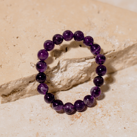Amethyst is the Master Healer stone -enhances one's intuition, wisdom and concentration. The Amethyst crystal bracelet aligns to the Crown chakra and third Eye Chakra.