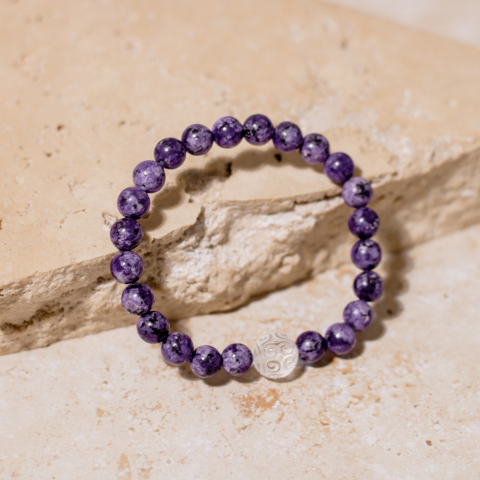 Charoite signifies transformation. A powerful spiritual stone and also a stone of insight.
Helps release fears and instills courage.
Clears mental clutter, and brings clarity of the mind.